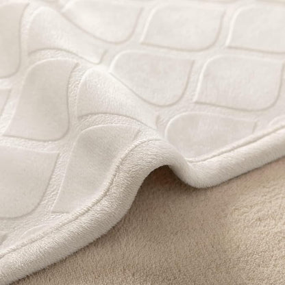 fuguitex Waterproof Dog Blanket Bed Cover Dog Crystal Velvet Moroccan Fuzzy Cozy Plush Pet Blanket Throw Blanket for Couch Sofa(82 * 102 inch, Cream+Beige)