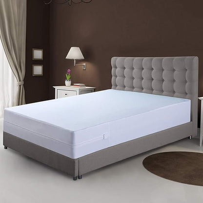 Utopia Bedding Mattress Protector Zippered King Size, 100% Waterproof Bed Bug and Dust Mite Proof Mattress Encasement, Absorbent 6 Sided Mattress Cover