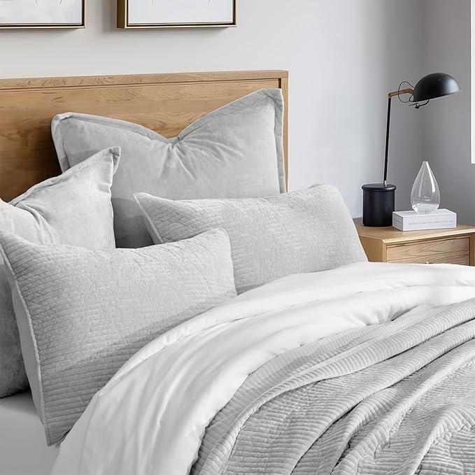 EVERGRACE Velvet Quilt Set Queen Size, Luxurious Soft Quilted Bedding Sets, Lightweight Velvet Comforter for All Season, Striped Channel Bedspread Coverlet with 2 Shams, Frost Gray