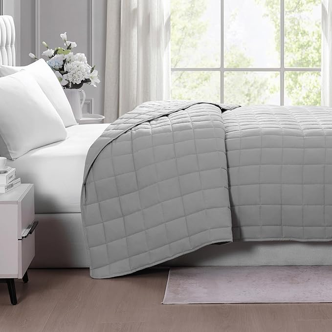 Casa Platino Blanket Twin Size - Pre-Washed Quilted Blanket - Premium Microfiber Down Alternative Bedding Twin Size - Silver