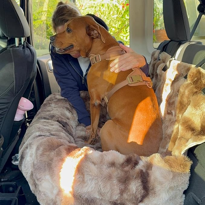 Pelsbarn Luxurious Cozy Car Bed - M/L Luxury Travel Dog Bed with Safety Belt - Ultra Soft Faux Fur - Brown
