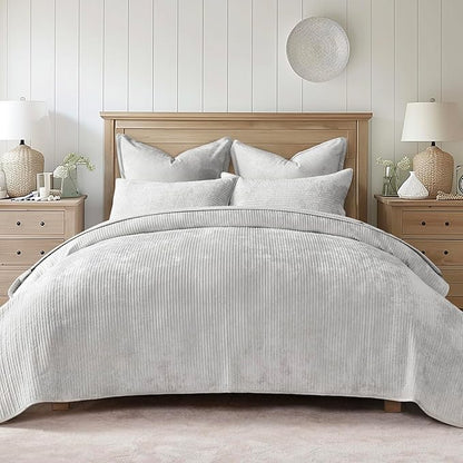 EVERGRACE Velvet Quilt Set Queen Size, Luxurious Soft Quilted Bedding Sets, Lightweight Velvet Comforter for All Season, Striped Channel Bedspread Coverlet with 2 Shams, Frost Gray