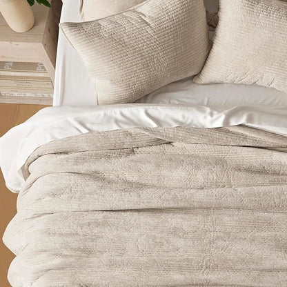 EVERGRACE Velvet Quilt Set Queen Size, Luxurious Soft Quilted Bedding Sets, Lightweight Velvet Comforter for All Season, Striped Channel Bedspread Coverlet with 2 Shams, Light Sand