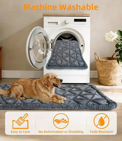 Backseat Pet Bed Mat, Non-Slip Dog Seat Cover with Scratch-Resistant Padding, Dog Bed for Cars, Trucks & SUVs, Universal Fit for Backseat Extenders (Gray)