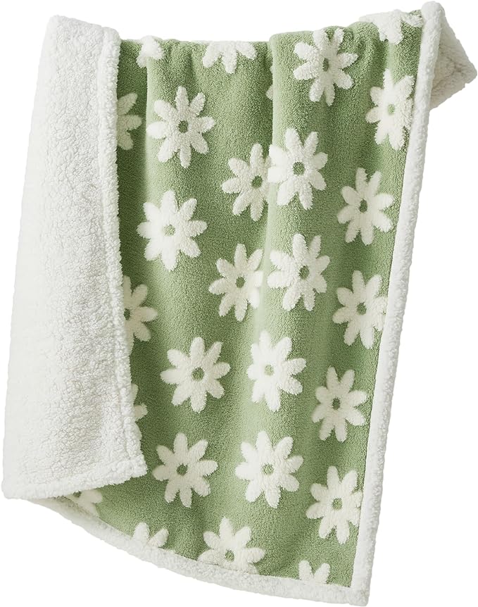 LE SURE Waterproof Dog Blanket for Large Dogs - Washable Double Sided Dog Blankets with Warm Jacquard Shag and Soft Sherpa Fleece, Pet Cat Blanket for Bed Couch Protection, 3D Textured Cloud, Green