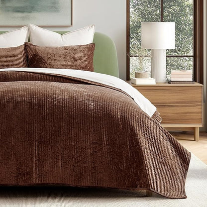 EVERGRACE Velvet Quilt Set Queen Size, Luxurious Soft Quilted Bedding Sets, Lightweight Velvet Comforter for All Season, Striped Channel Bedspread Coverlet with 2 Shams, Rust Brown