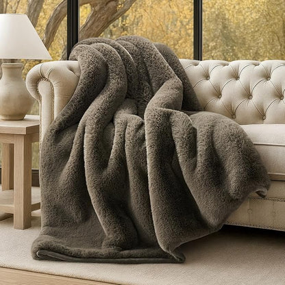 EVERGRACEHOME Luxury Soft Faux Chinchilla Fur Throw Blanket for Couch, Warm Thick Heavy Winter Throw Blanket 1220GSM for Bed, Fluffy Cozy Mink Blanket with Reversible Velvet, Smoky Sable, 50"x60"