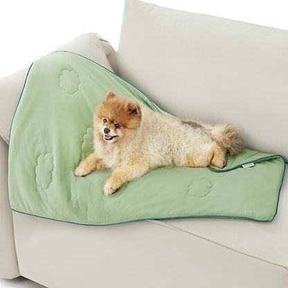 LE SURE Premium Cooling Blankets for Small Dogs - Washable Dog Cooling Throw Blanket with Q-MAX>0.4，Durable Self Cooling Pet Mat for Cat, Soft Cooling Summer Blanket for Hot Weather, Green, 25x35