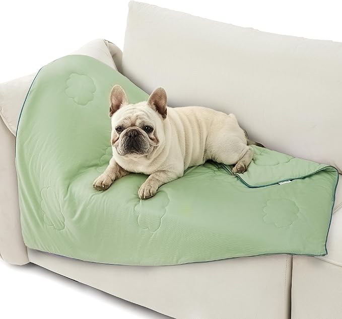 LE SURE Premium Cooling Blankets for Medium Dogs - Washable Dog Cooling Throw Blanket with Q-MAX>0.4，Durable Self Cooling Pet Mat for Cat, Soft Cooling Summer Blanket for Hot Weather, Green, 30x40