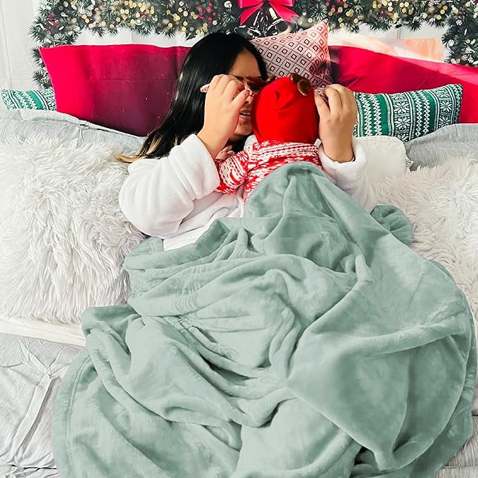 Bedsure GentleSoft Twin XL Fleece Blanket Dorm Bedding - Lightweight Soft Cozy Blankets for Bed, Sofa, Couch, Travel, Camping, Sage Green, 66"x90"