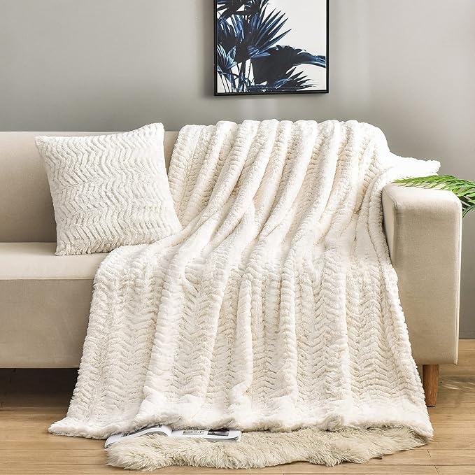 YUSOKI Luxury Faux Fur Throw Blanket(Without Pillows) 2 Layers,3lb,All Ages,Home Decoration, (Ivory,50" x 63")