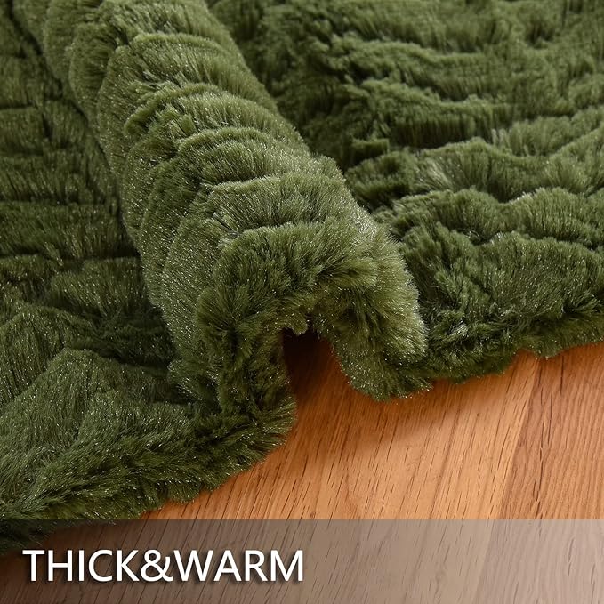 YUSOKI Luxury Faux Fur Twin XL Blanket for Twin XL Bed 2 Layers,5.2lb,All Ages,Home Decoration Without Pillows(Olive Green,63"x90")