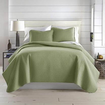 Southshore Fine Living, Inc. Twin XL Comforter Quilt Set, Dorm Room Bedding Essentials, Stain Resistant, Machine Washable Bed Spread, Twin XL Green Quilt Bedspread Set w/Pillow Sham, Sage Green