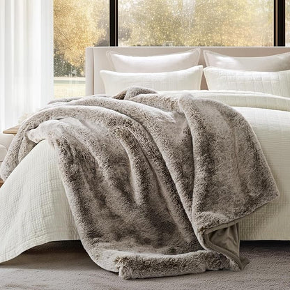 EVERGRACEHOME Luxury Soft Faux Chinchilla Fur Throw Blanket for Couch, Warm Thick Heavy Winter Throw Blanket 1220GSM for Bed, Fluffy Cozy Mink Blanket with Reversible Velvet, Champagne Fawn, 60"x80"