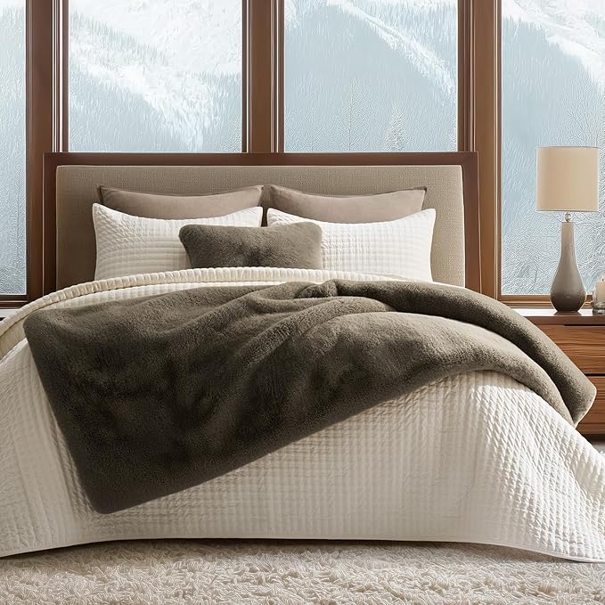 EVERGRACEHOME Luxury Soft Faux Chinchilla Fur Throw Blanket for Couch, Warm Thick Heavy Winter Throw Blanket 1220GSM for Bed, Fluffy Cozy Mink Blanket with Reversible Velvet, Smoky Sable, 50"x60"