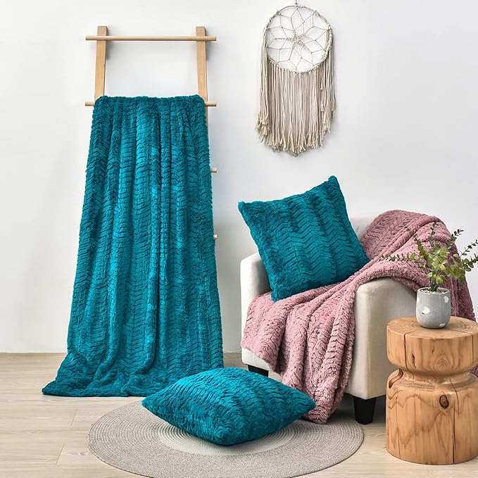 YUSOKI Luxury Faux Fur Blanket for Queen Size Bed 2 Layers,7.3lb,All Ages,Home Decoration Without Pillows (Teal,90"x90")