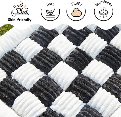 Soulbond Backseat Pet Bed Mat,Dog Bed for Car,Fuzzy Dog Seat Cover for Car Back Seat, Non-Slip Travel Pet Mat, Fit for Backseat Extenders and Seat Covers (White and Black)