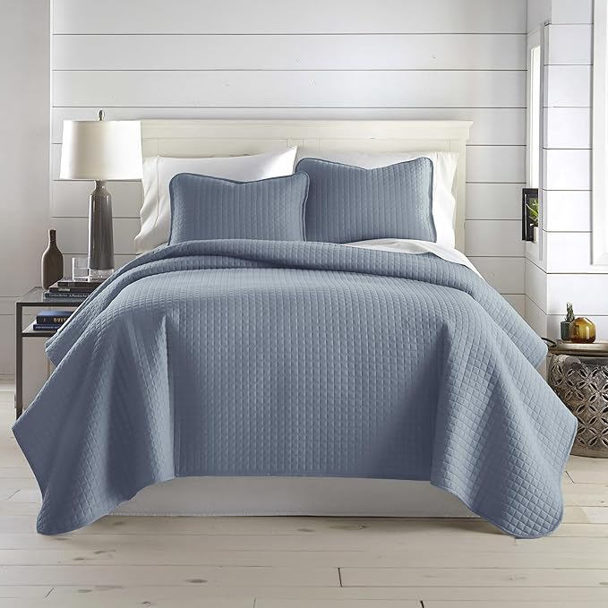 Southshore Fine Living, Inc. Queen Quilt Set, Full Size Bedspread with 2 Matching Pillow Shams, Soft Microfiber Lightweight Quilts, Queen Size Coverlet, Easy Care Machine Washable, Slate Blue
