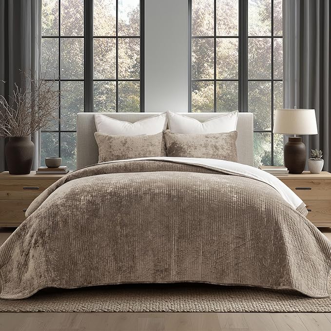 EVERGRACE Velvet Quilt Set King Size, Luxurious Soft Quilted Bedding Sets, Lightweight Velvet Comforter for All Season, Striped Channel Bedspread Coverlet with 2 Shams, Natural Tan