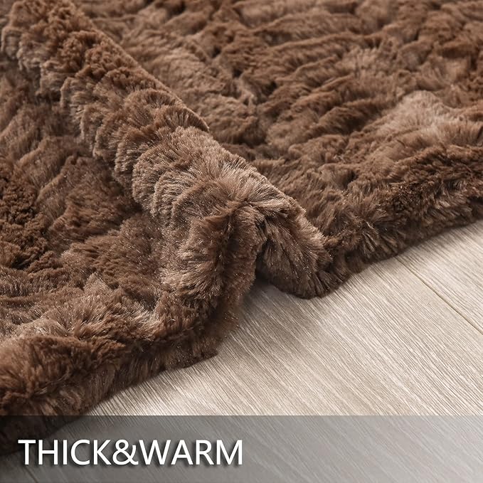 YUSOKI Luxury Faux Fur Blanket for Queen Size Bed 2 Layers,7.3lb,All Ages,Home Decoration Without Pillows (Brown,90"x90")