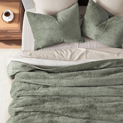 EVERGRACE Velvet Quilt Set King Size, Luxurious Soft Quilted Bedding Sets, Lightweight Velvet Comforter for All Season, Striped Channel Bedspread Coverlet with 2 Shams, Dried Thyme Green