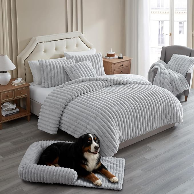 Riverbrook Home Everett Long Sofa-Style Pet Bed, Gray, Large