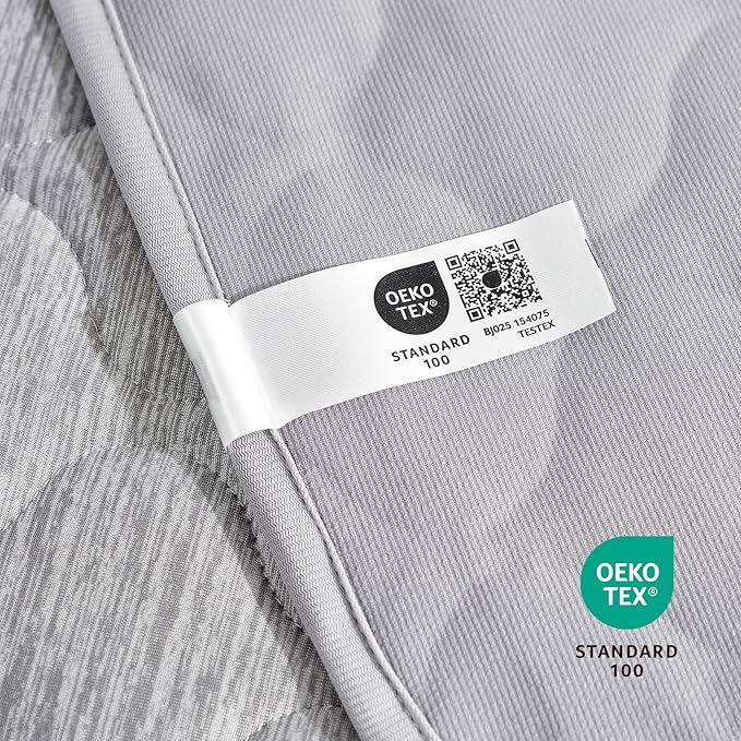 Cozy Bliss Deluxe Leakproof Cooling Blanket for Small Dogs Q-Max 0.5, Soft & Durable Washable Pet Cooling Mat for Hot Weather, Livingroom, Pet Throw & Couch Protector for Cats, Silver Grey, 25"x35"