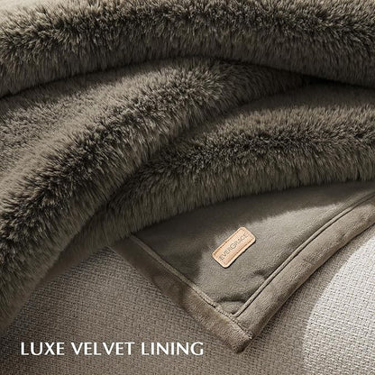 EVERGRACEHOME Luxury Soft Faux Chinchilla Fur Throw Blanket for Couch, Warm Thick Heavy Winter Throw Blanket 1220GSM for Bed, Fluffy Cozy Mink Blanket with Reversible Velvet, Smoky Sable, 50"x60"