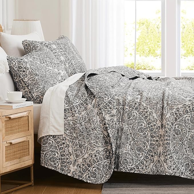 Southshore Fine Living, Inc. Ashanti Collection Oversized King Quilt Bedding Set, Soft Fabric, Lightweight Bedspread 3-Piece, Two Matching Shams (108 in Wide x 98 in Long), King/California Size, Grey